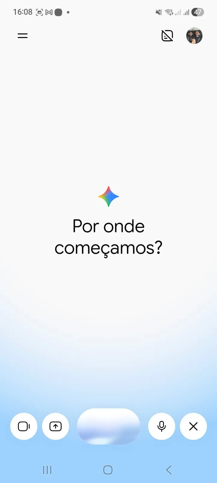 Gemini Live: conversa por voz e você pode mostrar a câmera ou a tela.